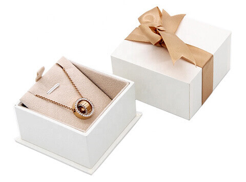 custom jewelry gift packaging with bow