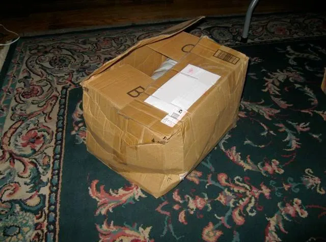 damaged shipping boxes crushed packaging damaged corners