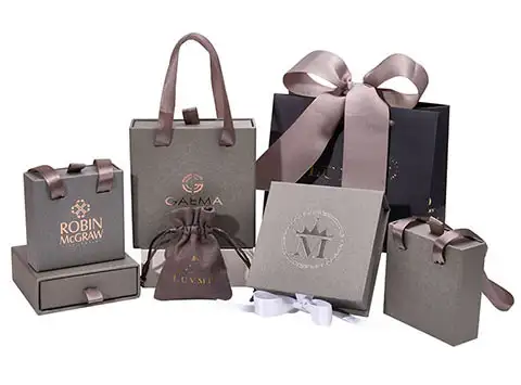 custom jewelry packaging with gift paper bag