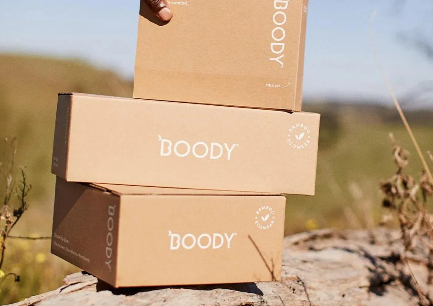 contrast between traditional luxury packaging and eco-friendly minimalist packaging