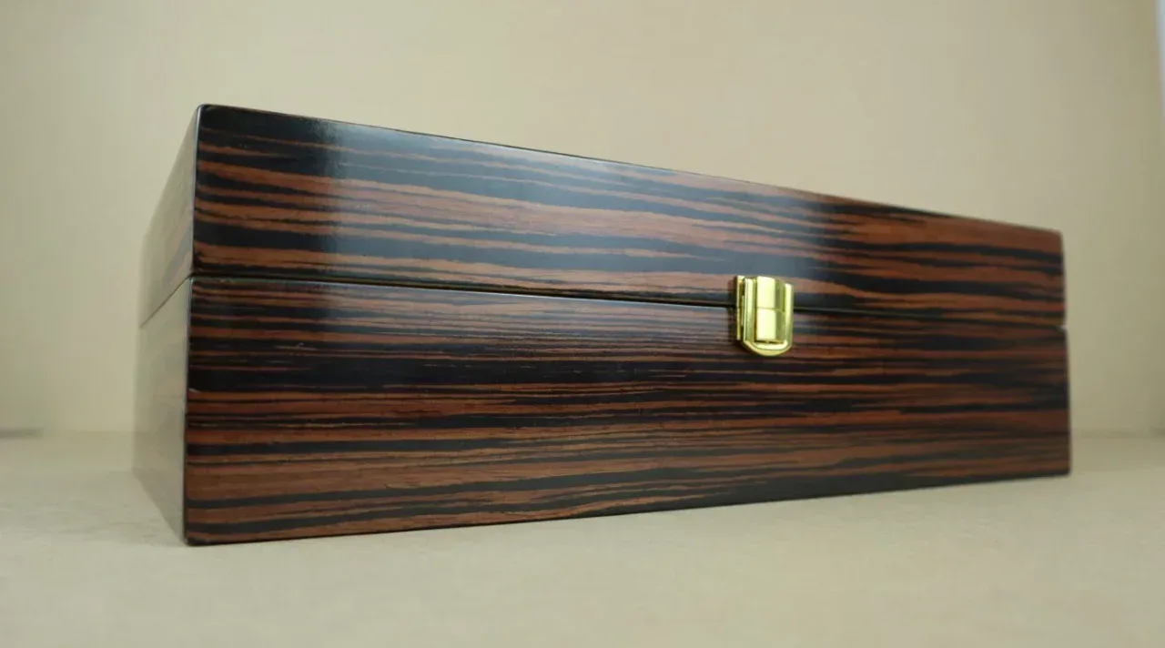 MDF box craftsmanship assembly painted veneered velvet lined insert