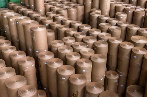 kraft paper production natural brown unbleached strong paper fibers