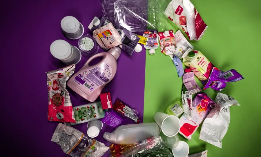 sustainable circular packaging with eco-friendly materials and modern factory